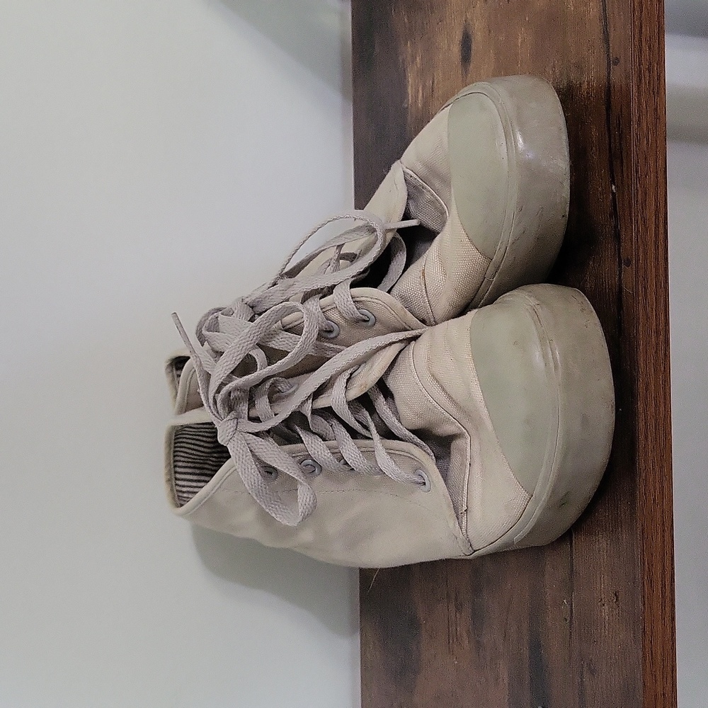 Bangs Earl Gray Hightop